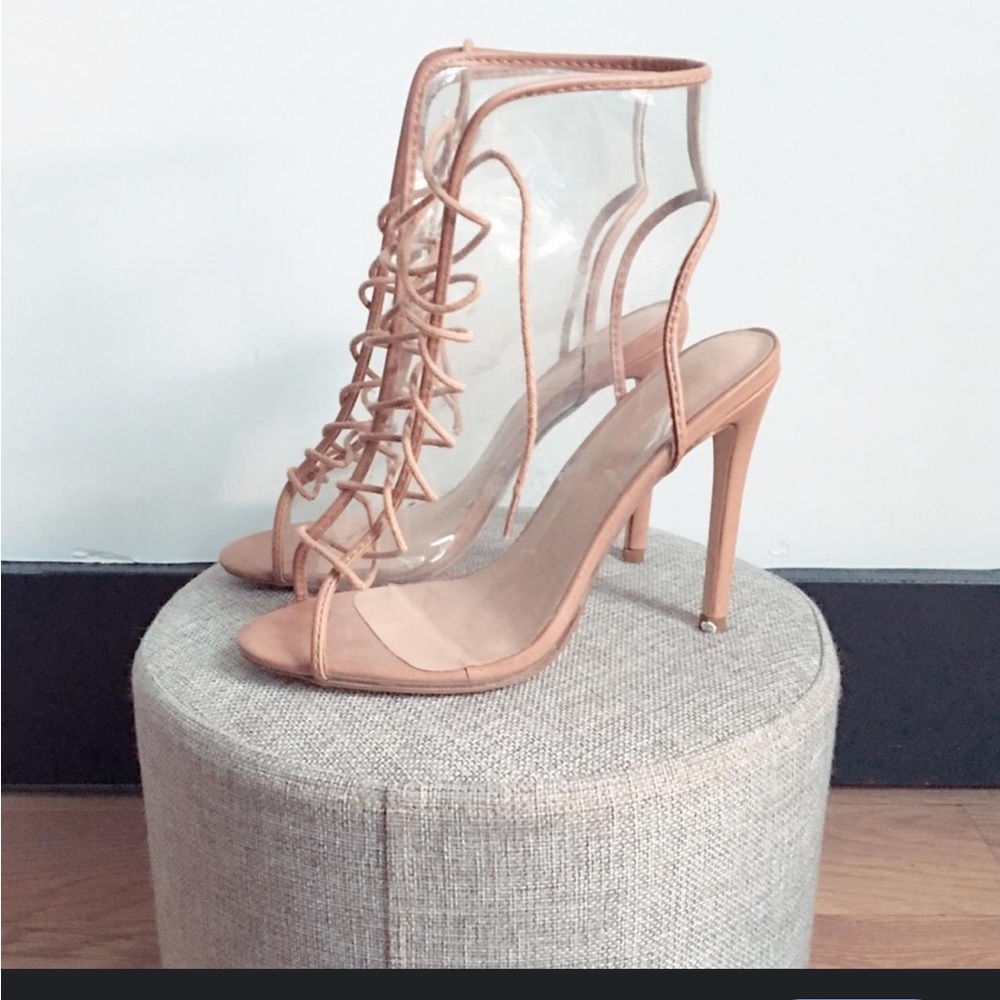 Shoe Dazzle Cream Tan Lace Up heels